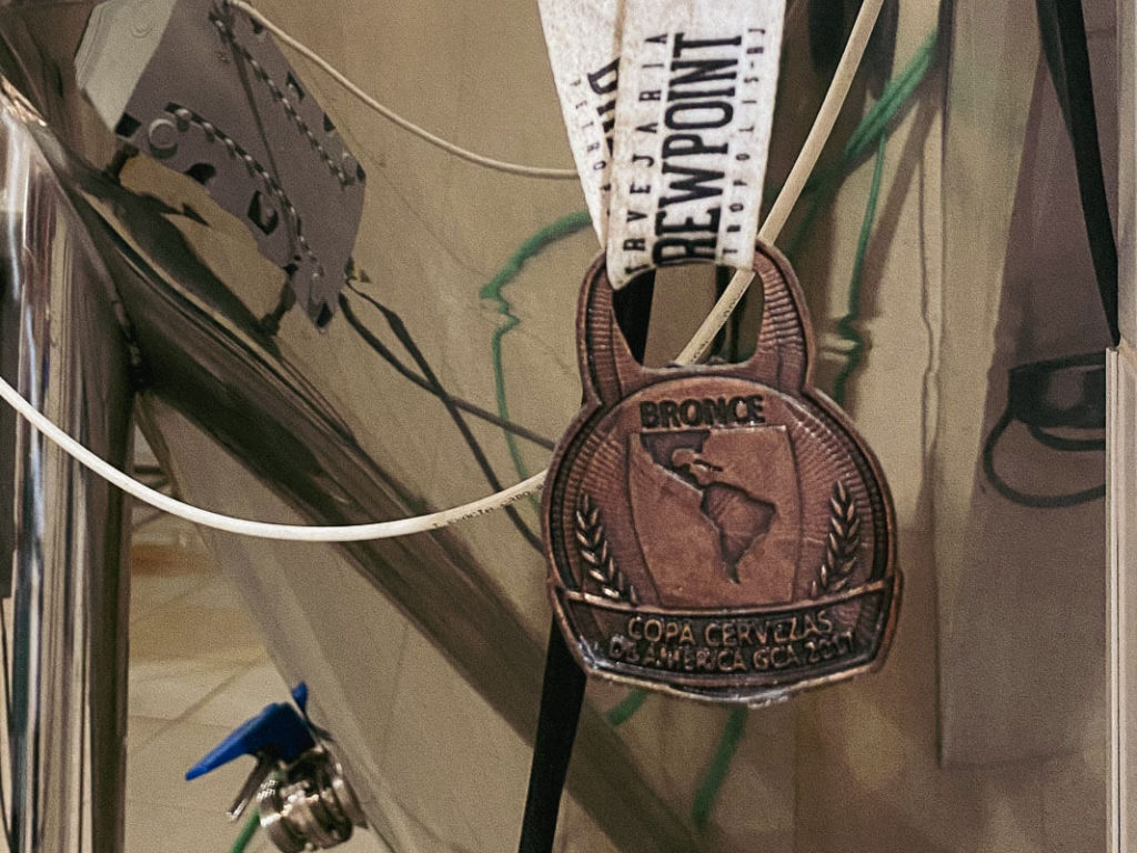 Medalha da cervejaria Brewpoint em Petrópolis