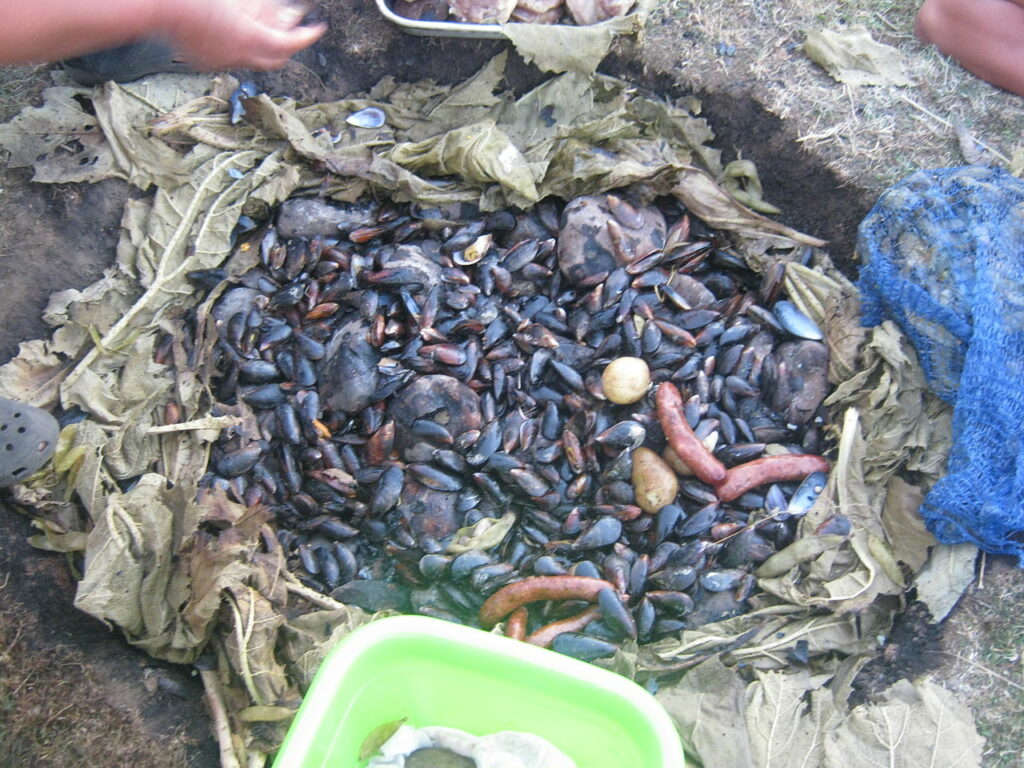 Curanto: prato típico da Ilha de Chiloé no Chile