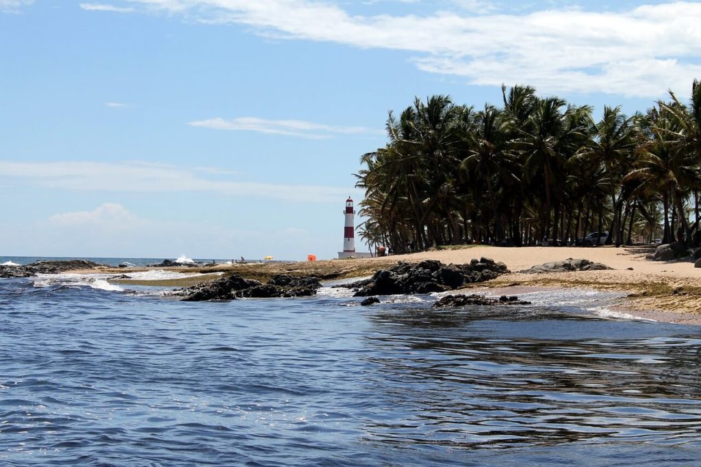 Onde ficar em Salvador: praia de Itapoã