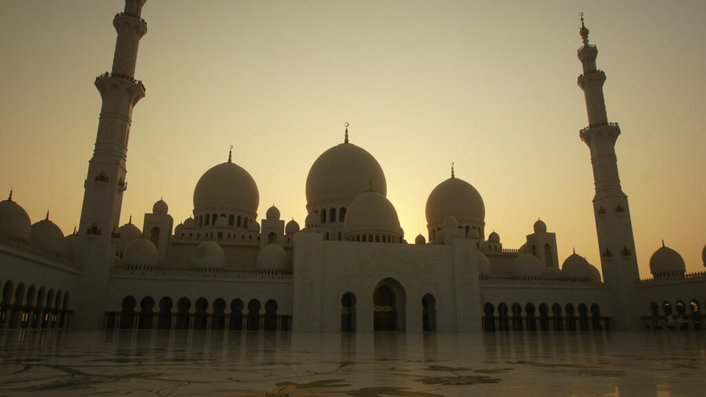 por do sol na mesquita de abu dhabi