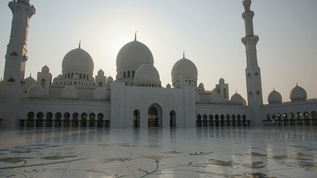Mesquita de Abu Dhabi visita