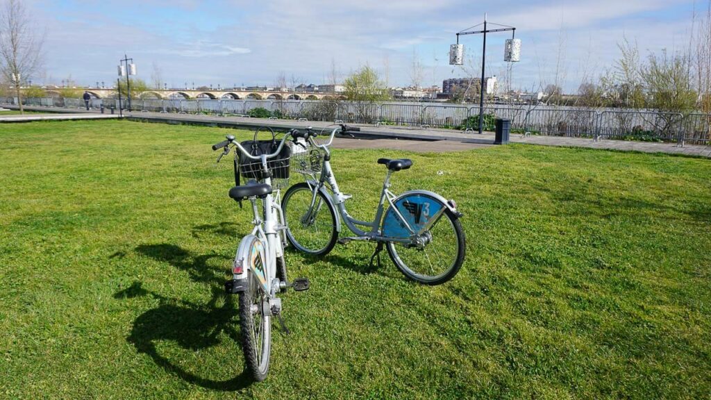 Passeio de bicicleta em Bordeaux