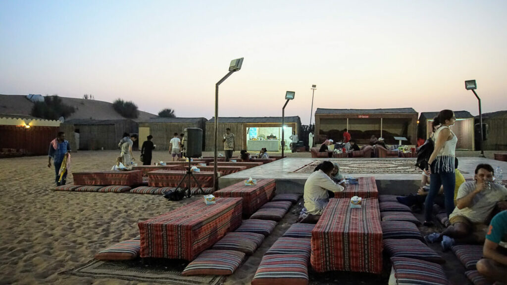 Jantar no deserto em Dubai