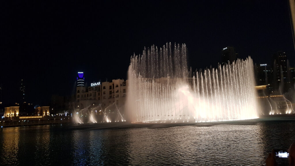 Águas dançantes no Dubai Mall, Emirados Árabes