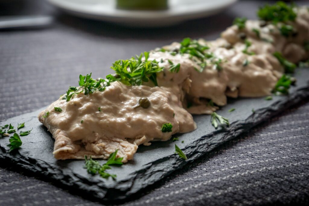 Vitello tonnato - comida italiana