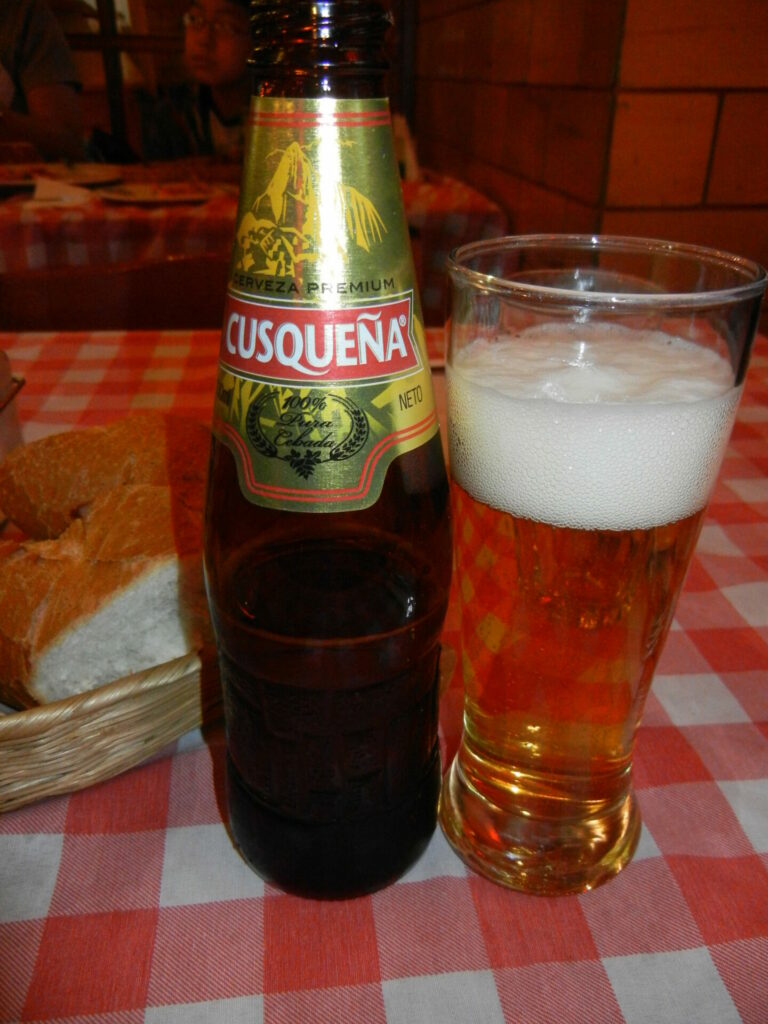 Cerveja Cusqueña.