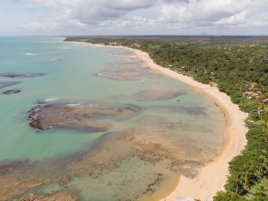 Vista aérea da Praia do Espelho, próximo ao Mirante do Espelho