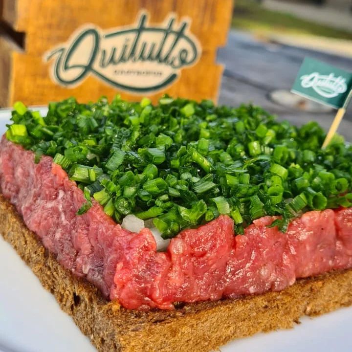 Carne de onça Curitiba - Quitutto gastropub