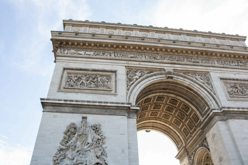 detalhes do Arco do Triunfo em Paris