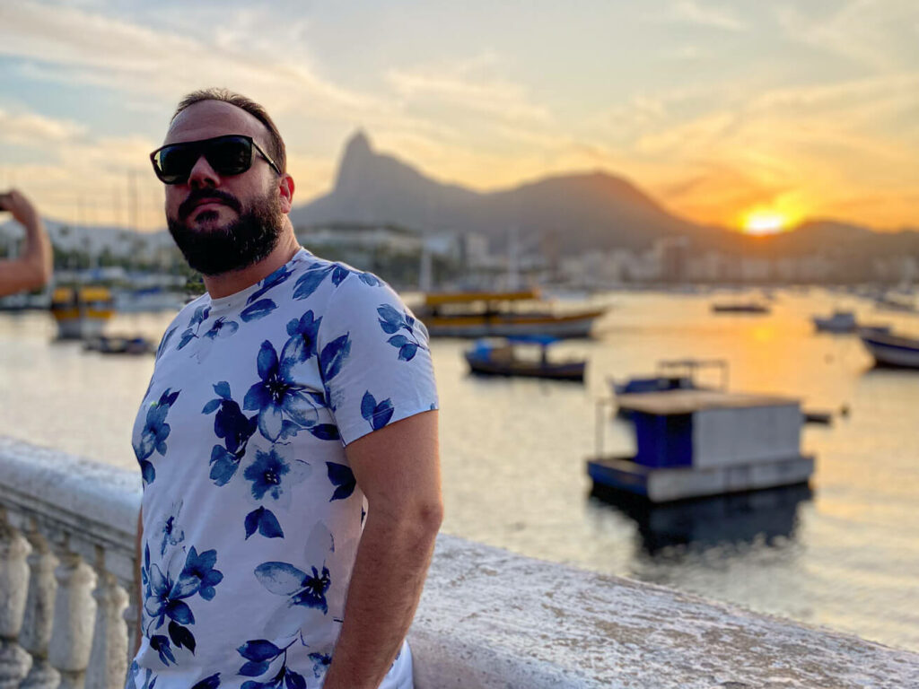 Por do sol na mureta da Urca Rio de janeiro