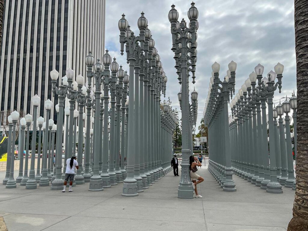 LACMA Los Angeles. Instalação Urban Lights