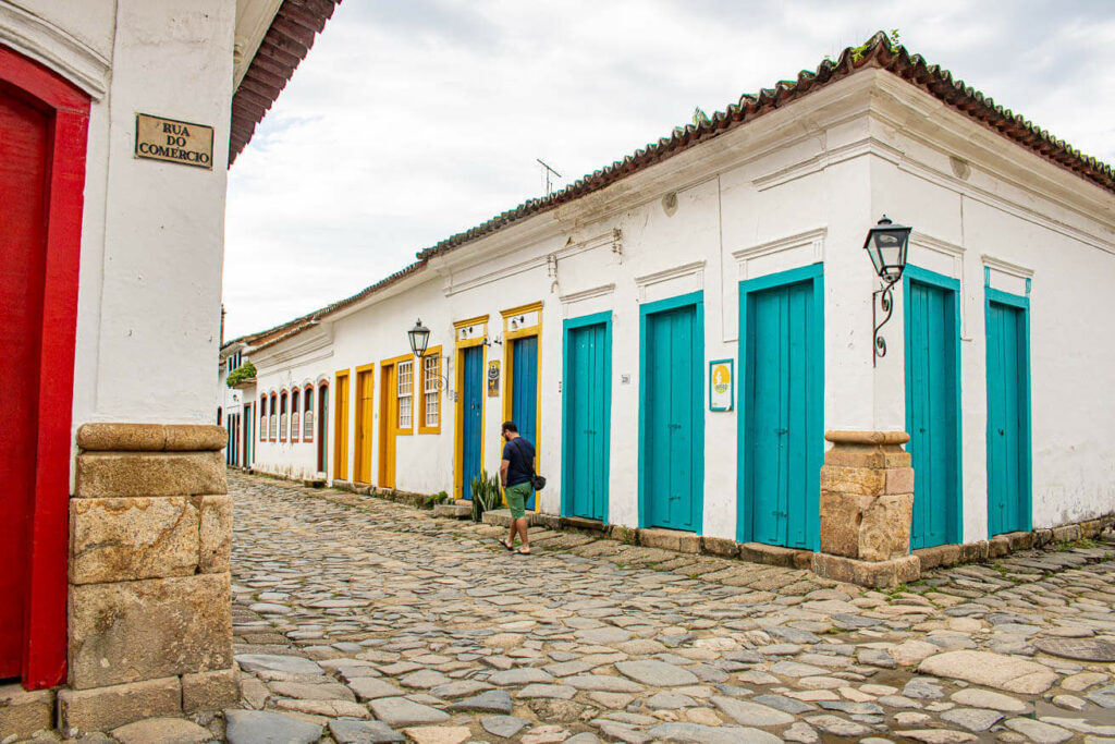 Como chegar a Paraty - imagem de casarão no centro histórico da cidade