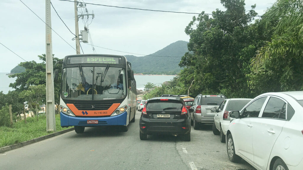 Ônibus Paraty - Trindade.