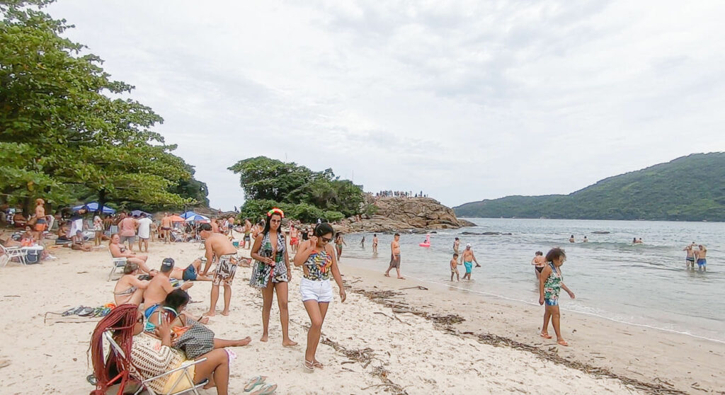 Praia do Meio Trindade Paraty