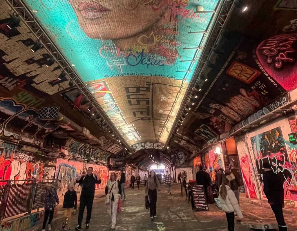 Graffitti Tunnel Londres