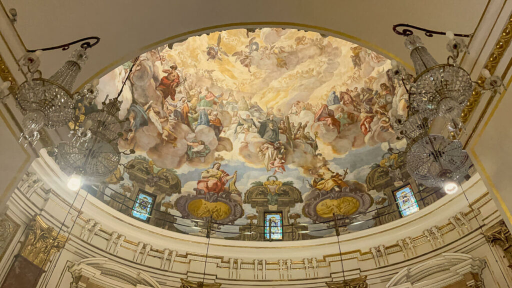 Igreja Nossa Senhora dos Desamparados. Valência. Foto: Fui ser viajante