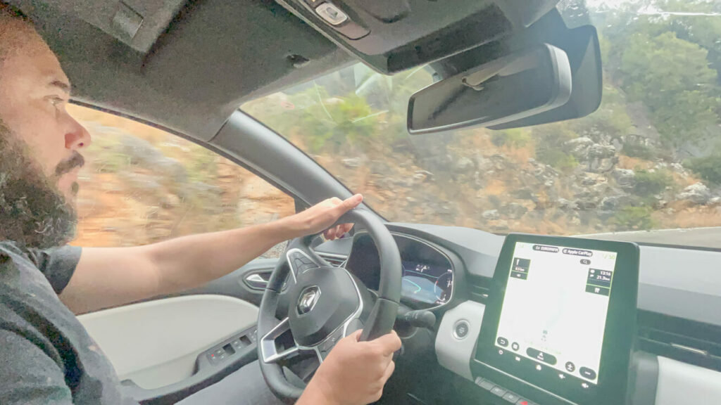 Dirigindo na Rota dos Pueblos Brancos