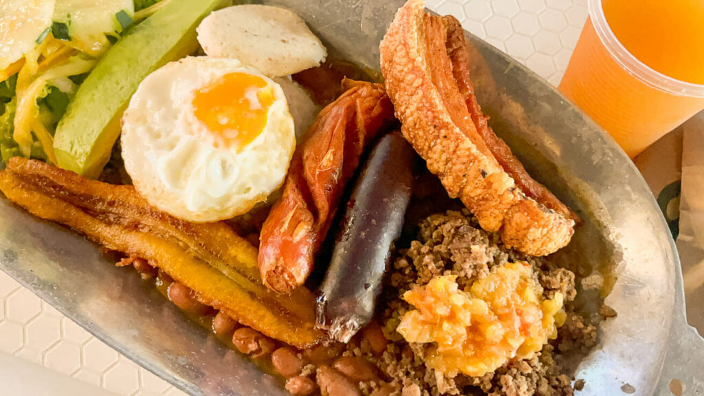 Bandeja Paisa em medellín
