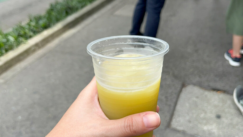 Caldo de cana com limão