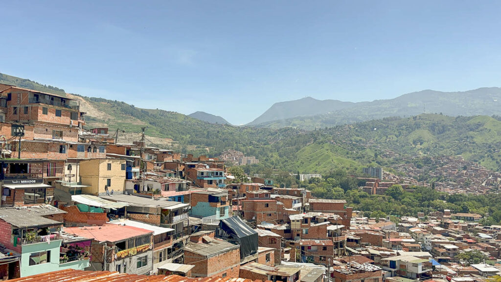Comuna 13 em Medellín - como é a visita a comunidade