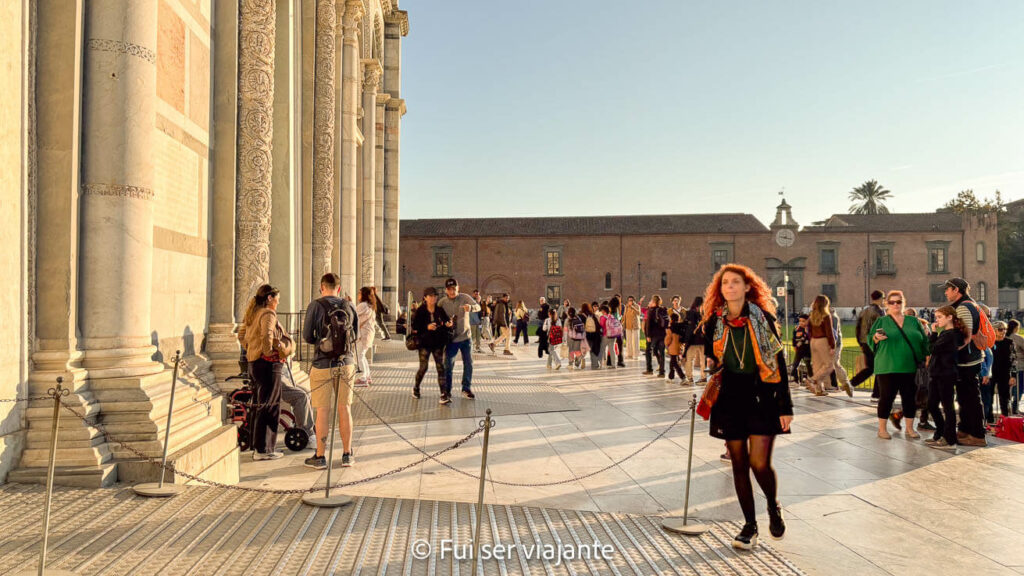 Turistas em Pisa Itália