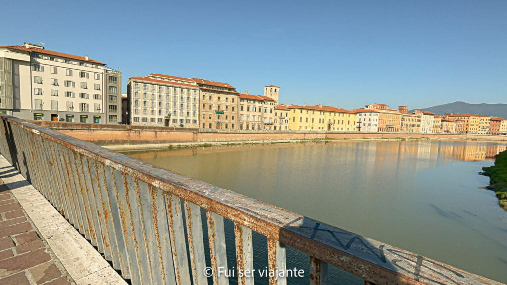 Rio Arno, em Pisa