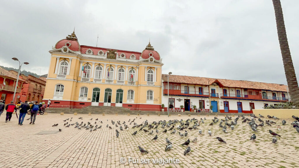 Praça de los Comuneros em Zipaquirá