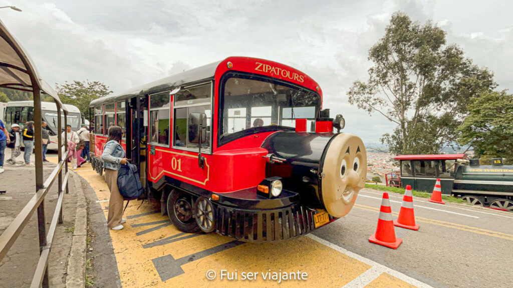 Trem de saída da Catedral de Sal