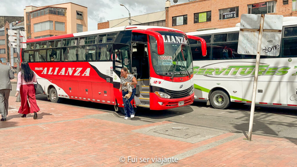 ônibus para a Catedral de Sal de Zipaquirá