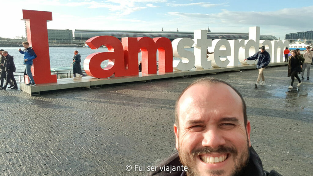 Letreiro de Amsterdam na IJ Promenade