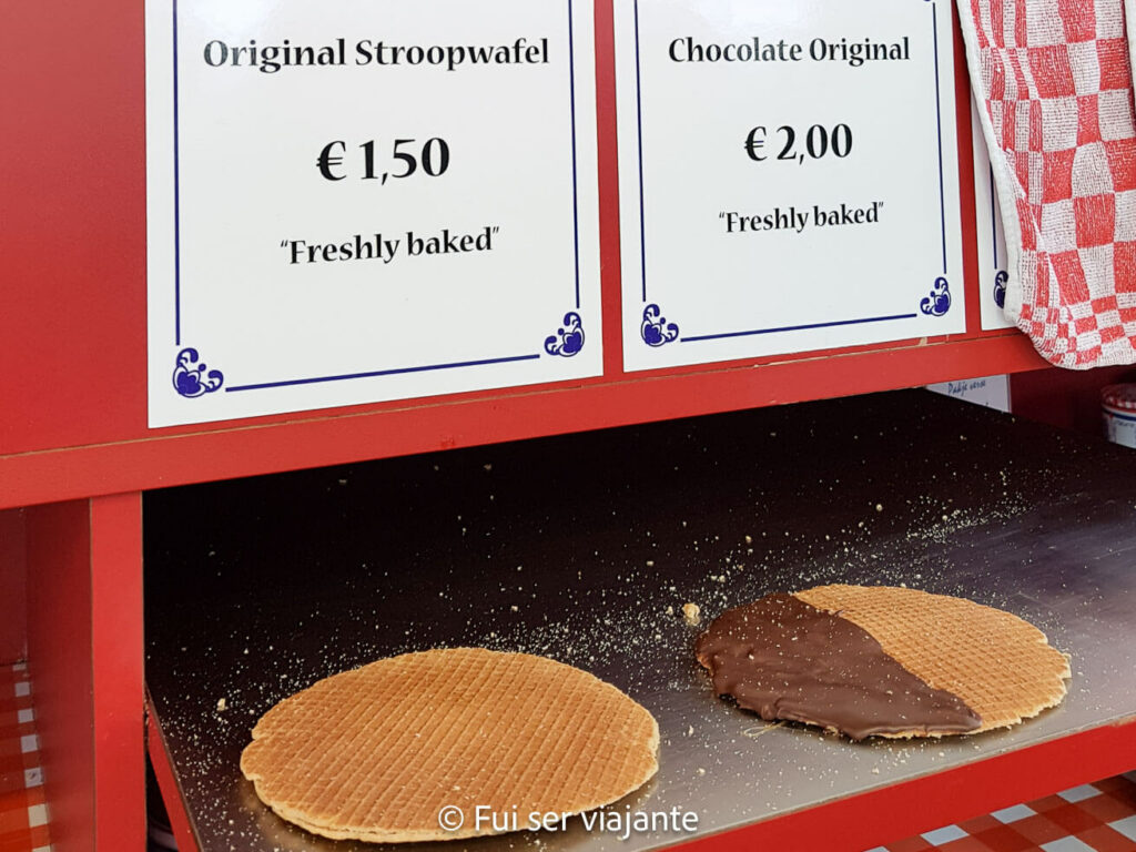 Stroopwaffel na feira Albert Cuypmarkt