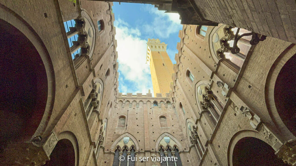 Piazza del Campo em Siena. Foto: Fui ser viajante