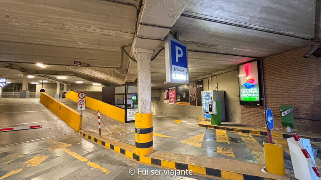 Estacionamento em Siena