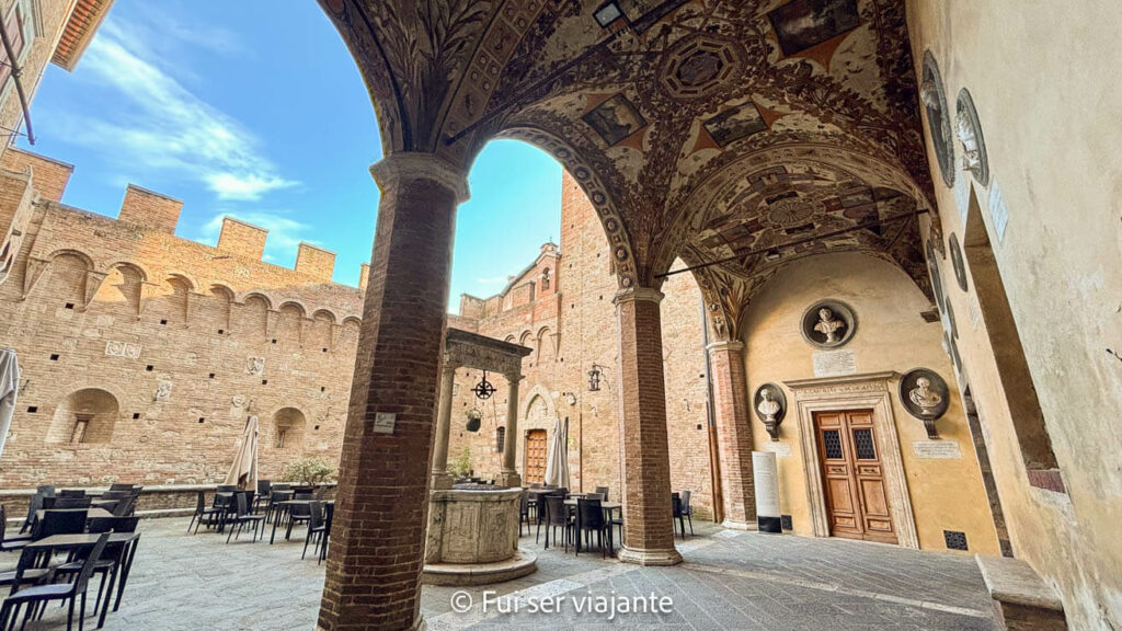 Palazzo Chigi-Saracini