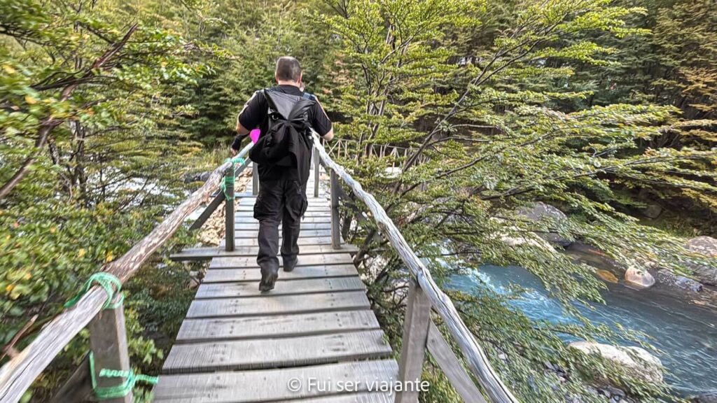 Ponte no trekking base torres