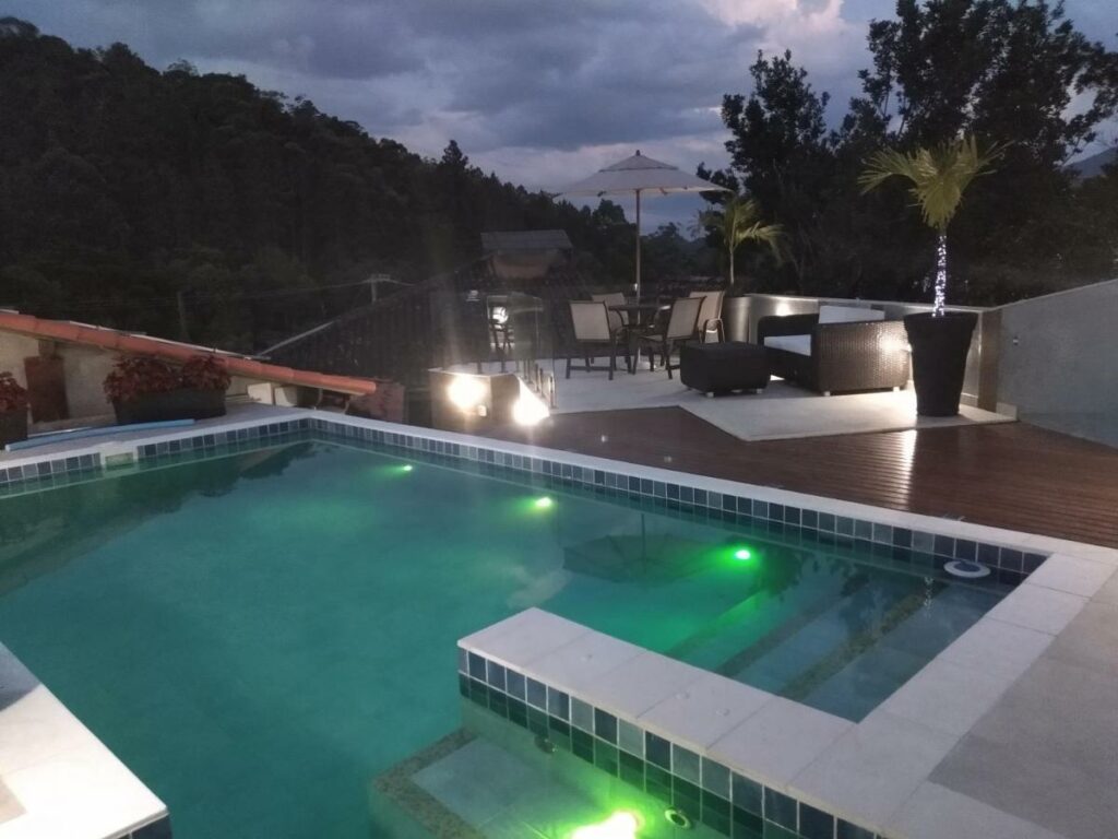 Piscina na Pousada dos Sonhos em Miguel Pereira