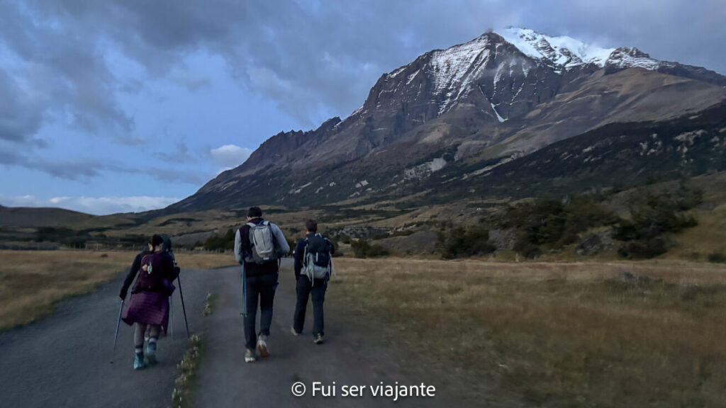 Começando a trilha para Base Torres del Paine