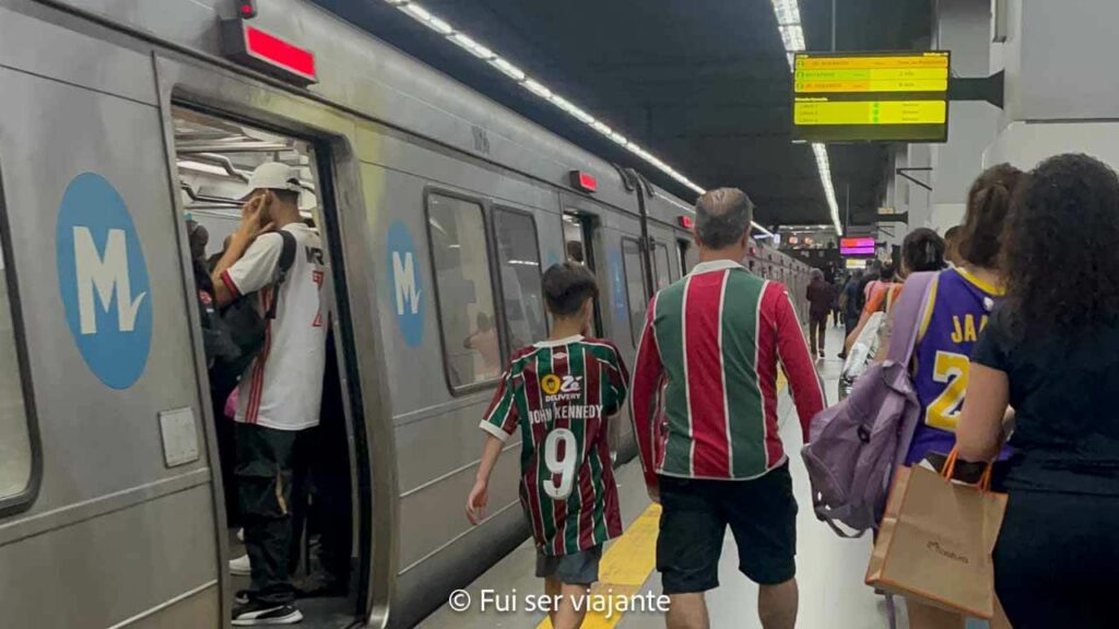 Trem da linha 1 - vermelha