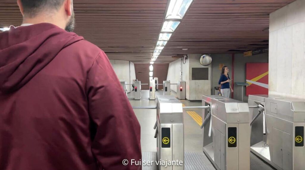 Catracas do MetrôRio 