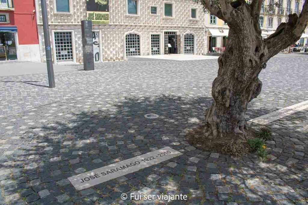 Túmulo de José Saramago em Lisboa