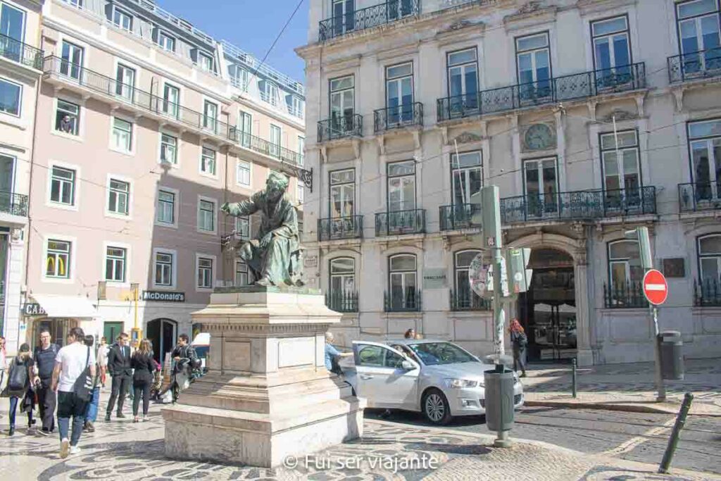 Poeta António Ribeiro (Chiado). Foto: Fui ser viajante
