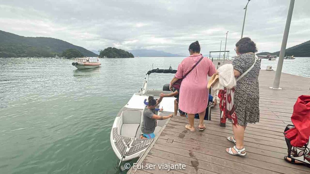 Lancha de passeio em Ilha Grande Rj