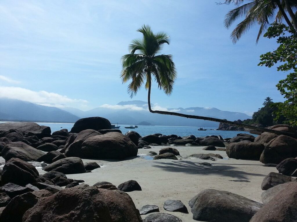 Praia do Aventureiro Ilha Grande