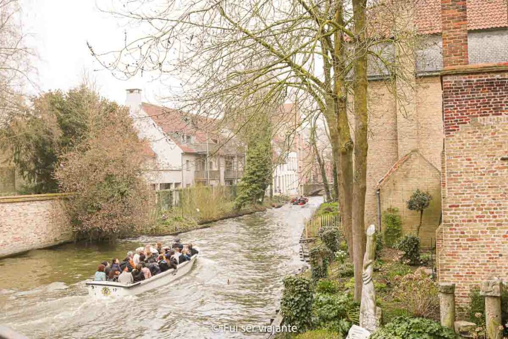 Passeio de barco em Bruges