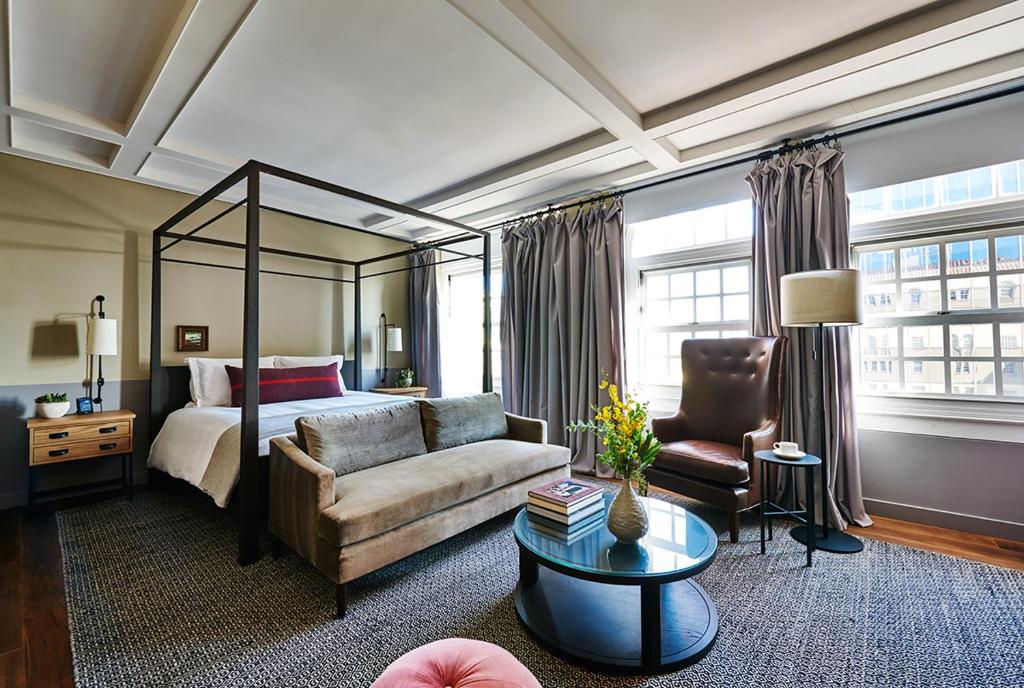 The Hollywood Roosevelt Hotel