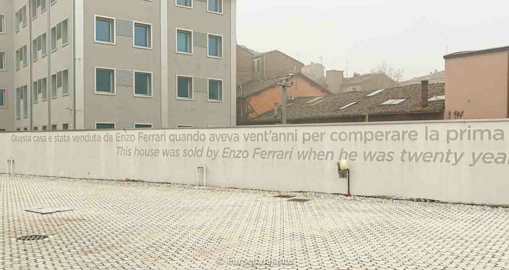 Museu Enzo Ferrari em Modena