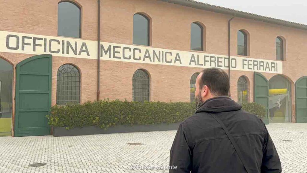 Museu Enzo Ferrari em Modena