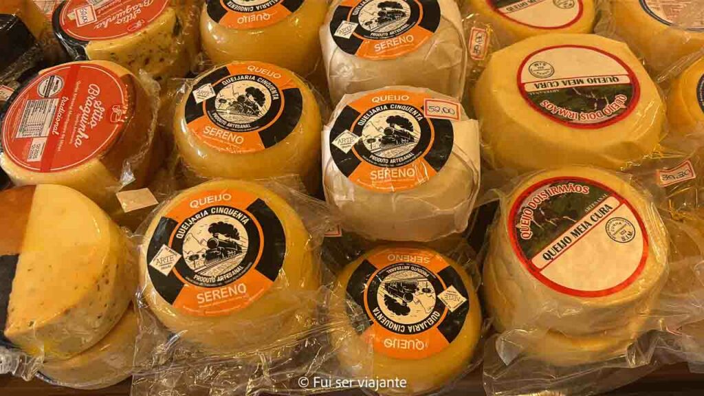 Loja de queijos no centro de Cunha