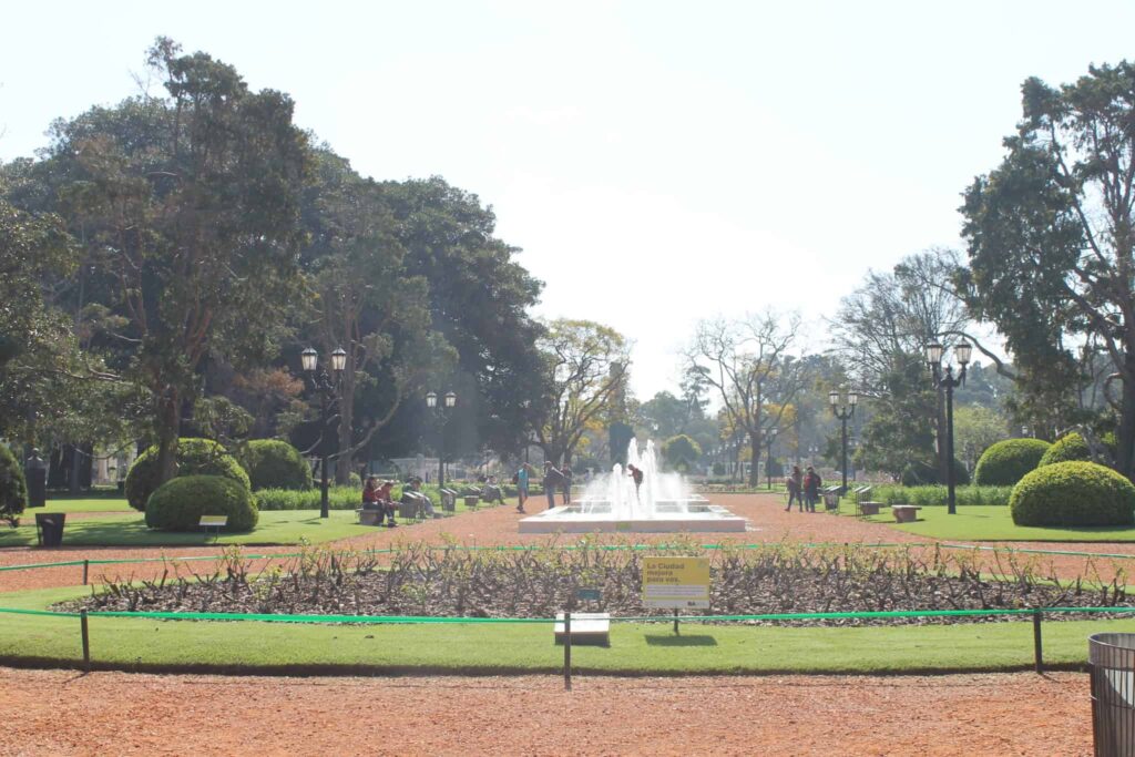 Rosedal sem flores em Buenos Aires