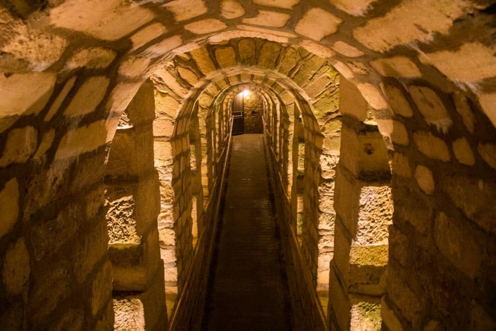 tuneis das Catacumbas de Paris